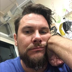 Meet your Posher, Casey